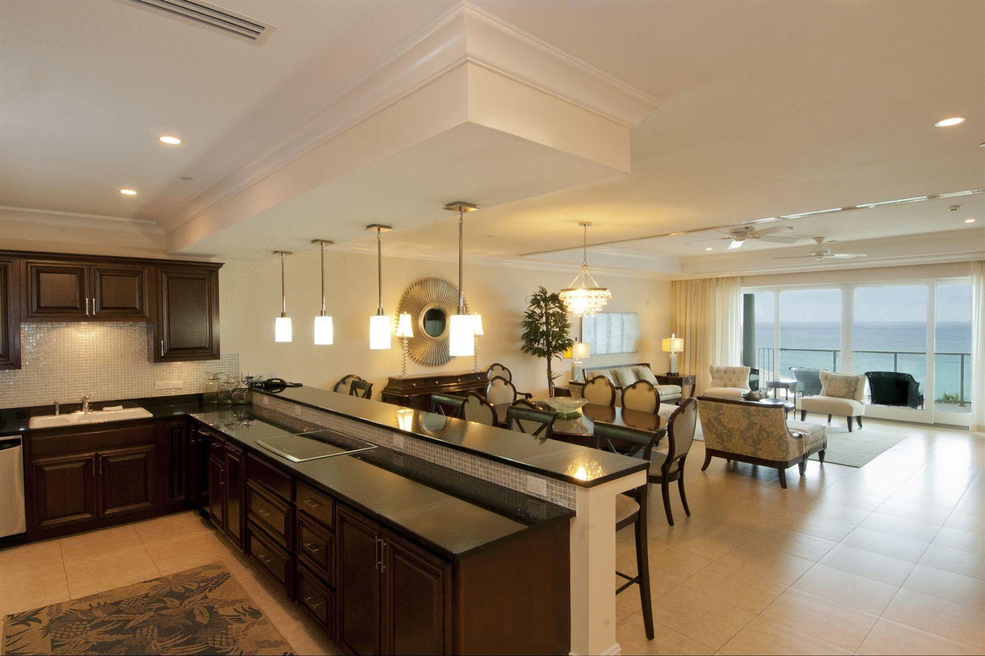 Caribbean Club Boutique Hotel, Grand Cayman Dog City Eksteriør bilde