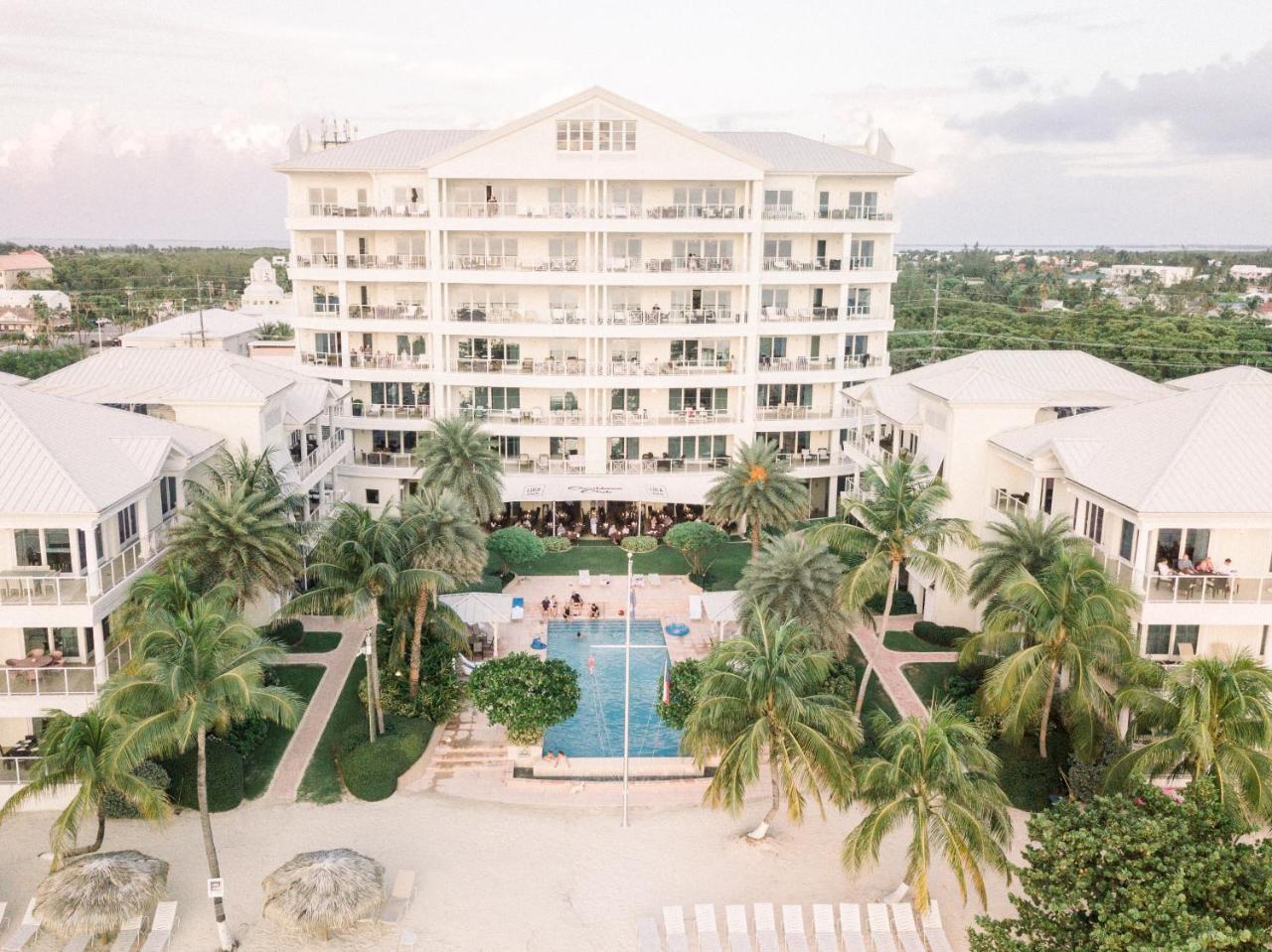 Caribbean Club Boutique Hotel, Grand Cayman Dog City Eksteriør bilde