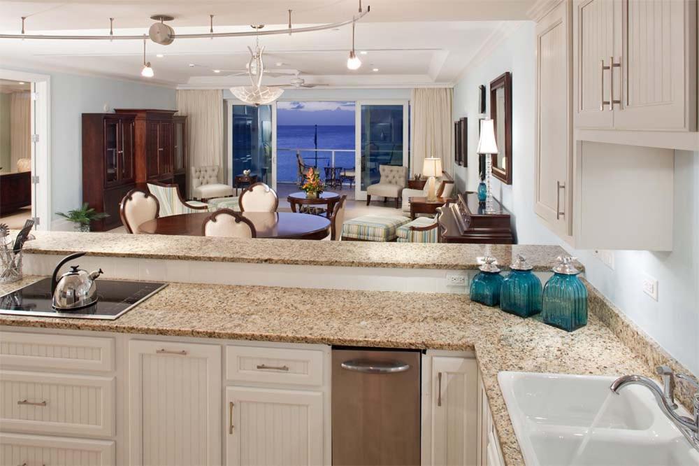 Caribbean Club Boutique Hotel, Grand Cayman Dog City Eksteriør bilde
