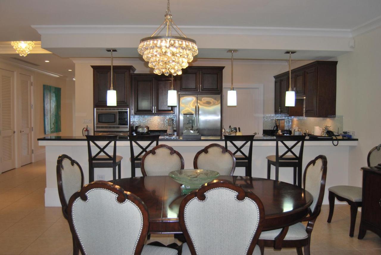 Caribbean Club Boutique Hotel, Grand Cayman Dog City Eksteriør bilde