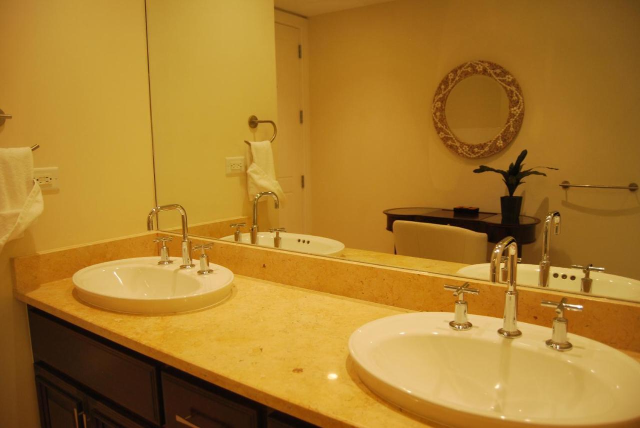 Caribbean Club Boutique Hotel, Grand Cayman Dog City Eksteriør bilde